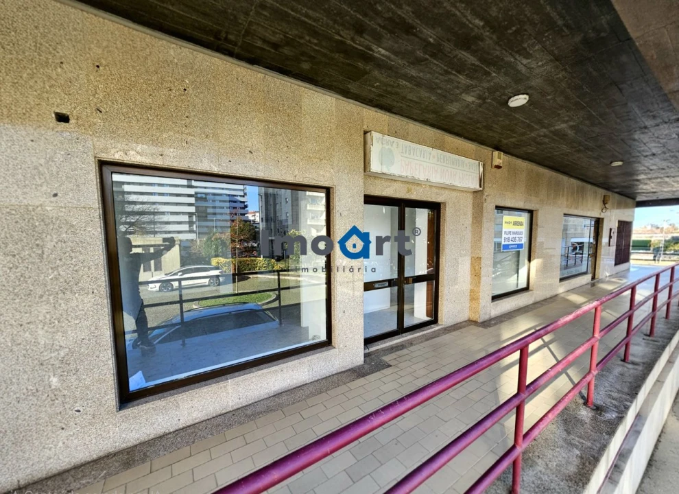 Loja para Arrendamento em Ramalde Foto 3