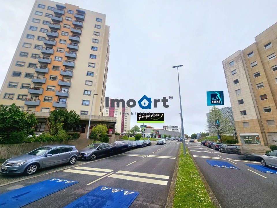 Loja para Arrendamento em Ramalde Foto 14