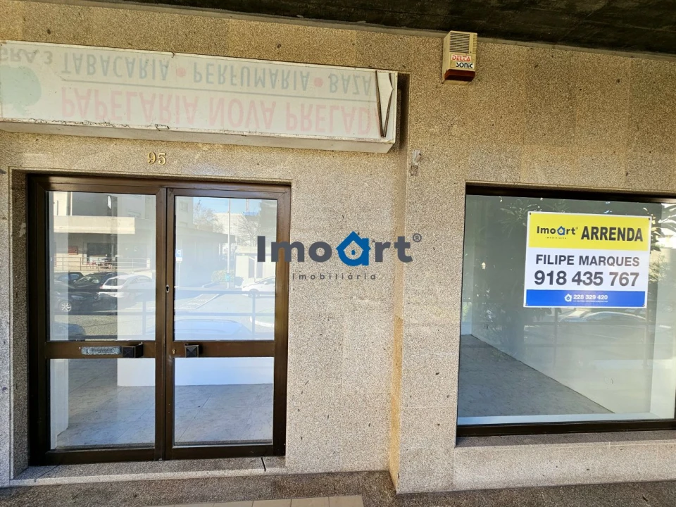 Loja para Arrendamento em Ramalde Foto 2