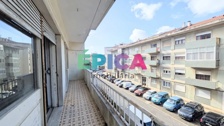 Apartamento T3 para Venda em Algueirão-Mem Martins Foto 1