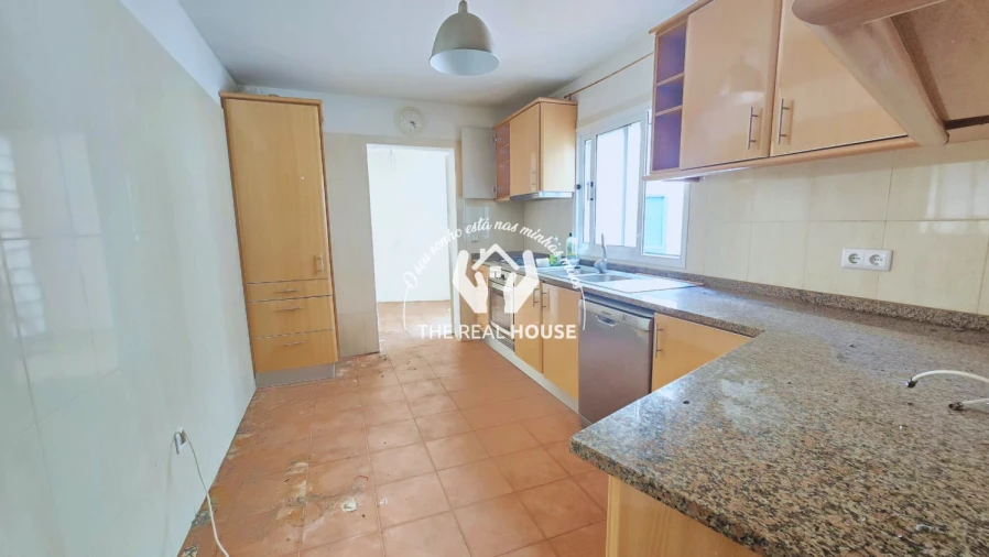 Moradia T2 para Venda em Funchal (Santa Maria Maior) Foto 6