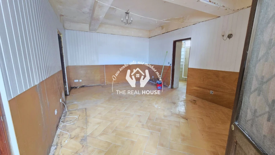 Moradia T2 para Venda em Funchal (Santa Maria Maior) Foto 7