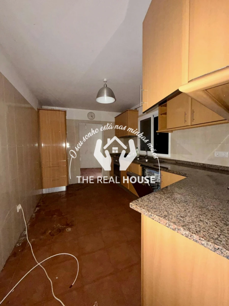 Moradia T2 para Venda em Funchal (Santa Maria Maior) Foto 2