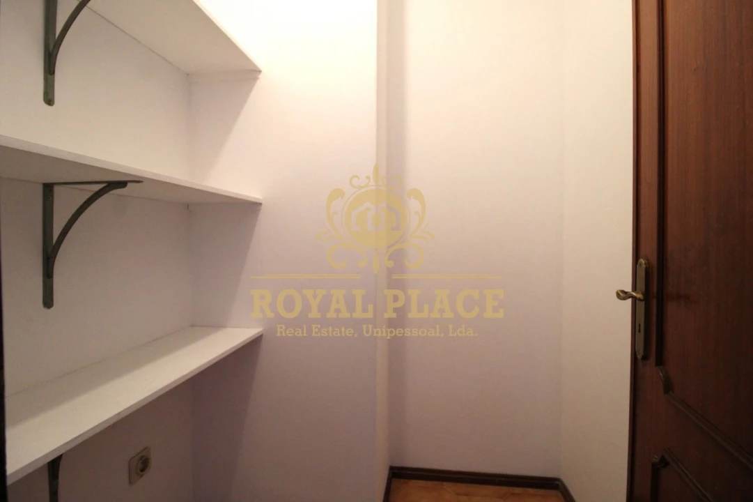 Apartamento T4 para Venda em Lourosa Foto 8