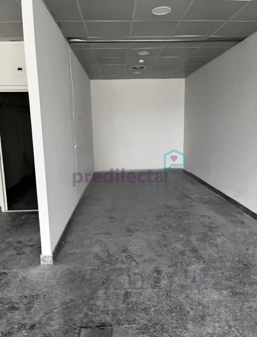 Loja para Arrendamento em Paranhos Foto 13