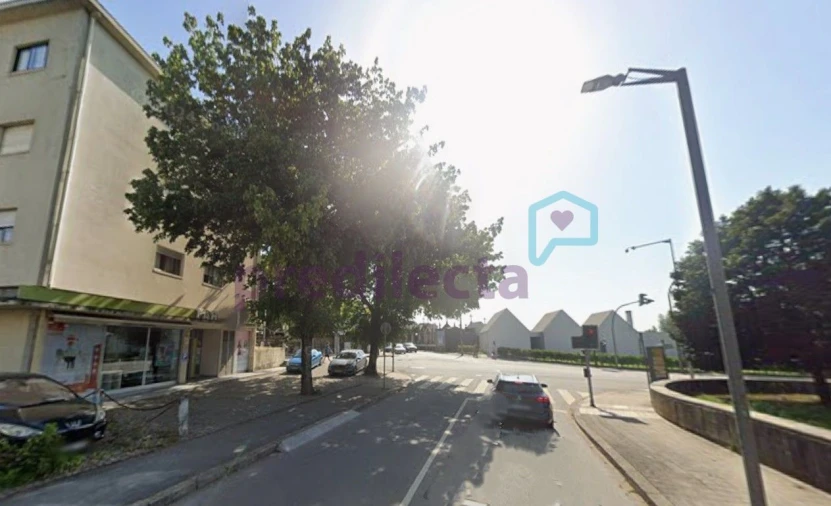 Loja para Arrendamento em Paranhos Foto 2