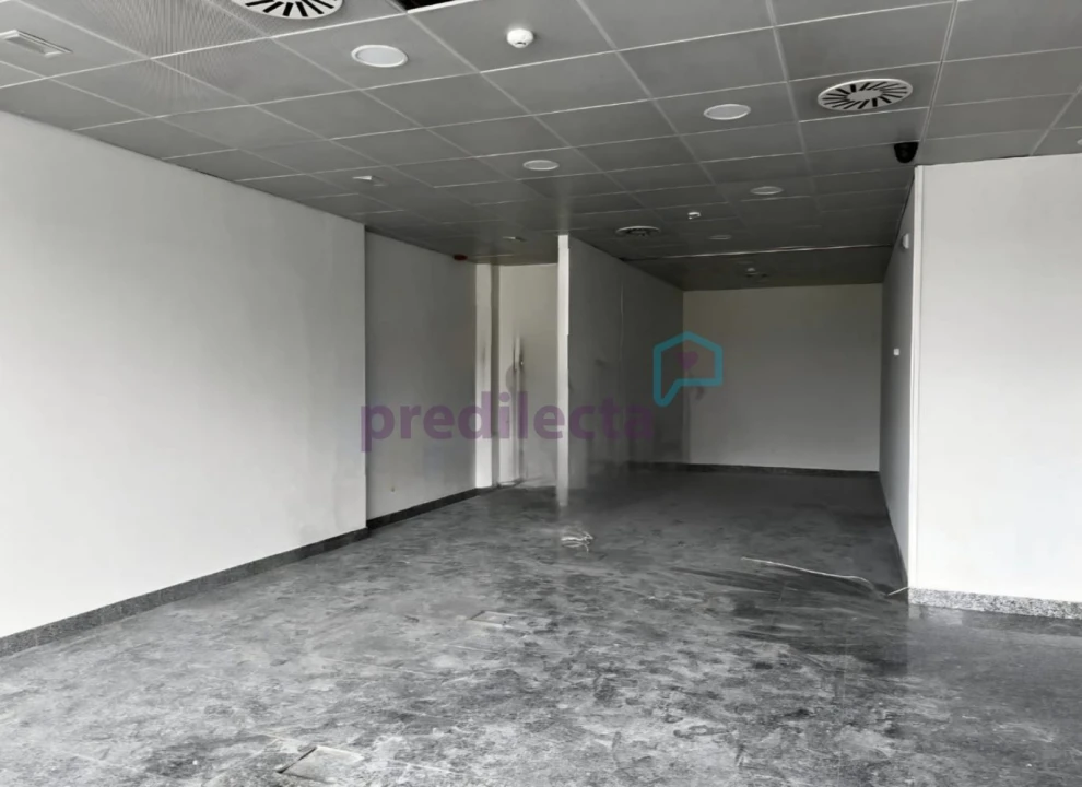 Loja para Arrendamento em Paranhos Foto 4