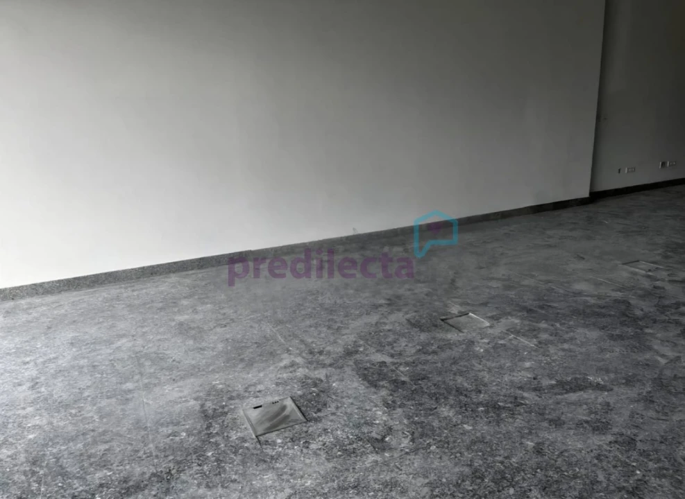 Loja para Arrendamento em Paranhos Foto 11