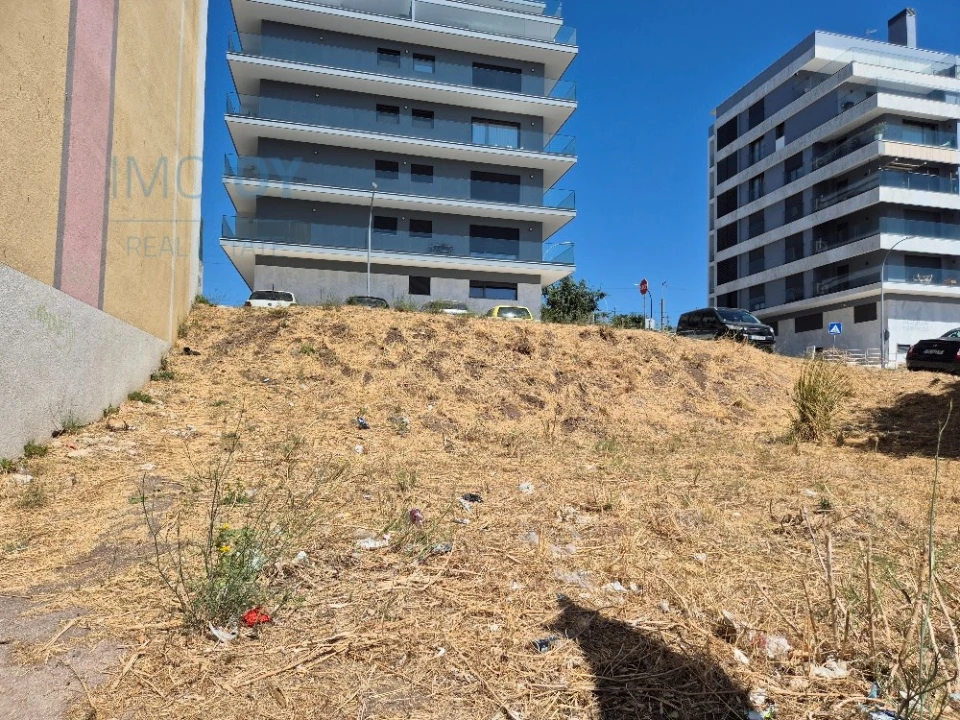 Terreno para Venda em Falagueira-Venda Nova Foto 5