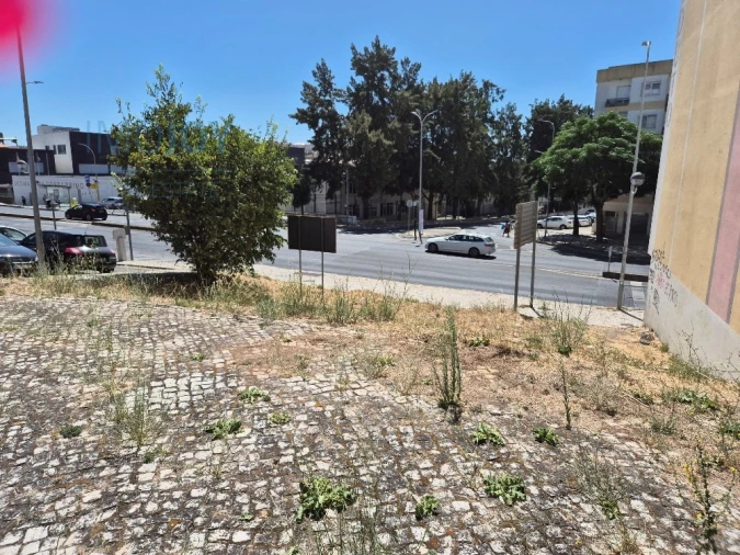 Terreno para Venda em Falagueira-Venda Nova