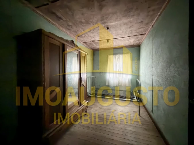 Moradia T3 para Venda em Lamegal Foto 6