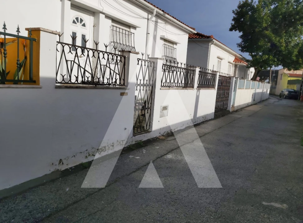 Moradia T3 para Venda em Campolide Foto 3