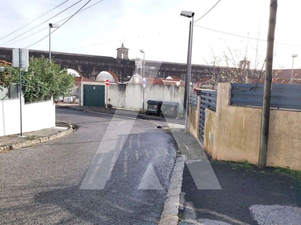 Moradia T3 para Venda em Campolide Foto 10