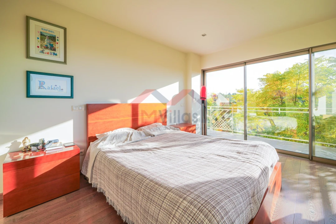 Moradia T5 para Venda em Guia Foto 19