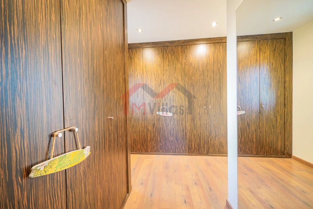 Moradia T5 para Venda em Guia Foto 30