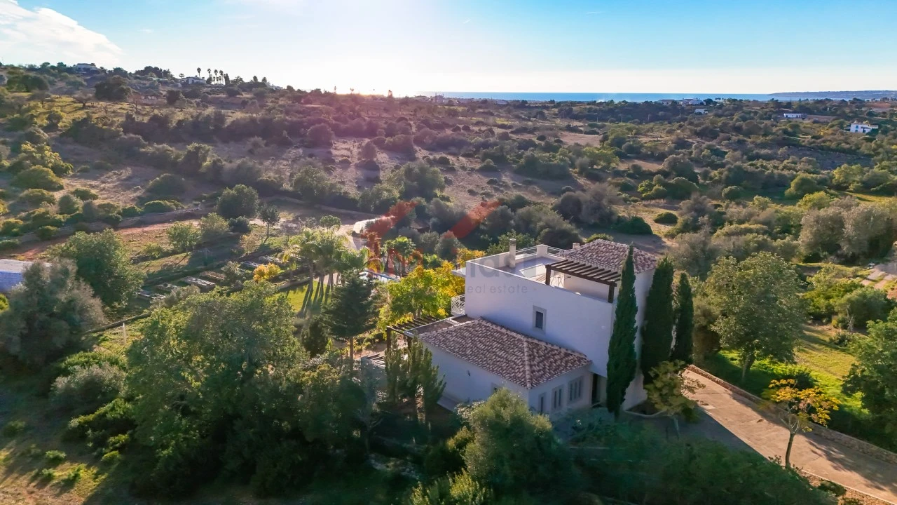 Moradia T5 para Venda em Guia Foto 38