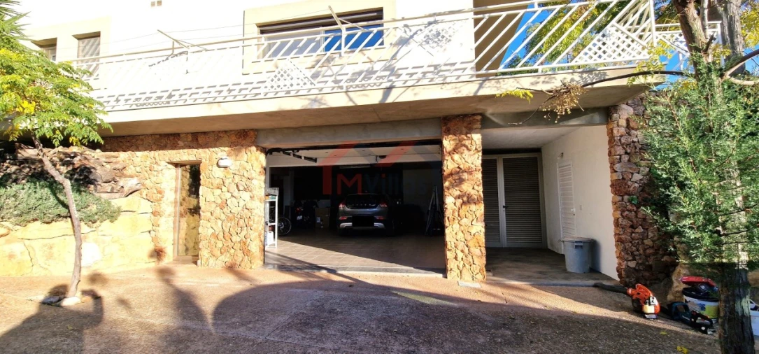 Moradia T5 para Venda em Guia Foto 32