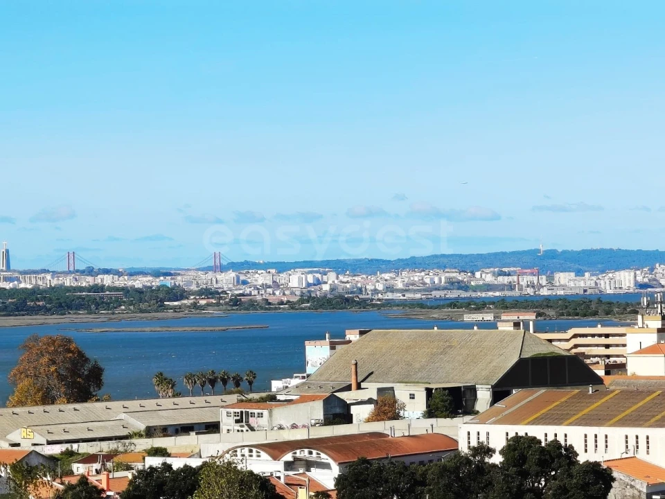 Apartamento T3 para Venda em Seixal, Arrentela e Aldeia de Paio Pires Foto 14