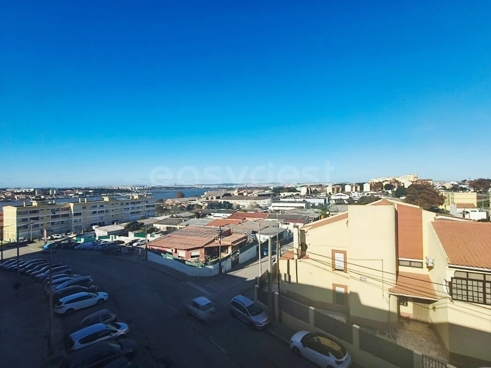 Apartamento T3 para Venda em Seixal, Arrentela e Aldeia de Paio Pires Foto 15