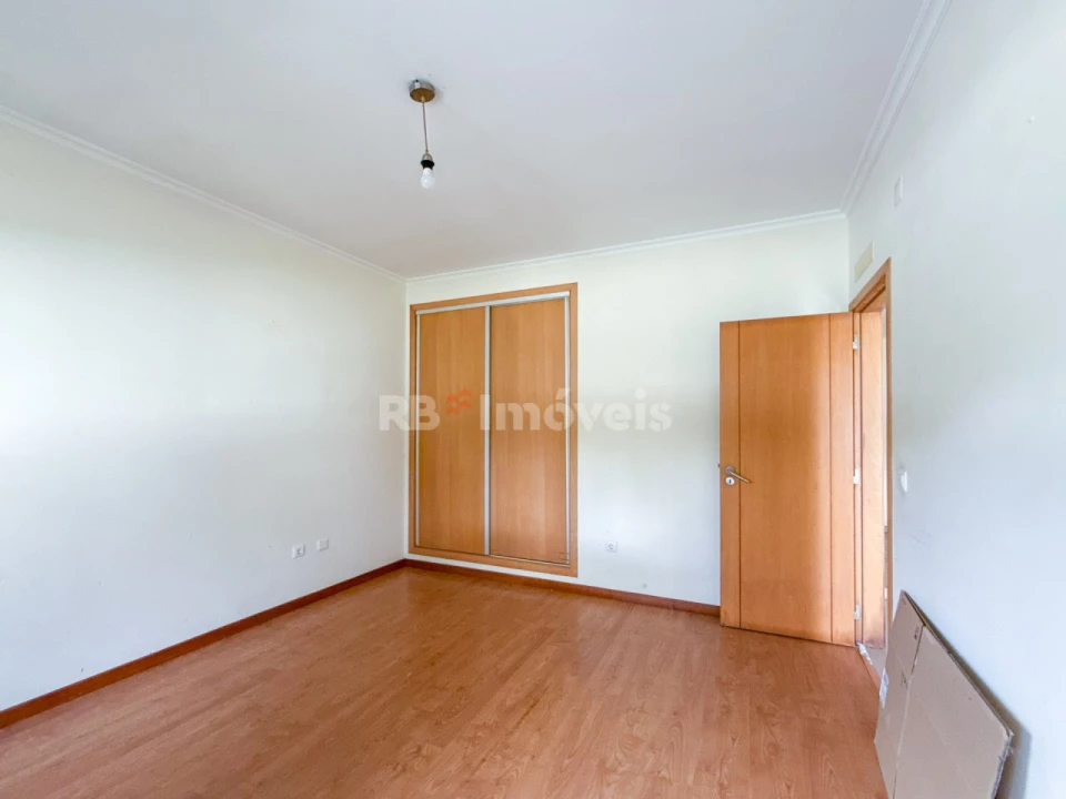 Moradia T2 para Venda em Serra e Junceira Foto 6