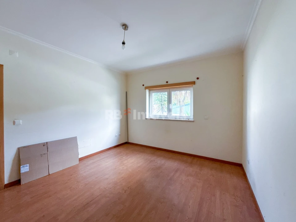 Moradia T2 para Venda em Serra e Junceira Foto 10