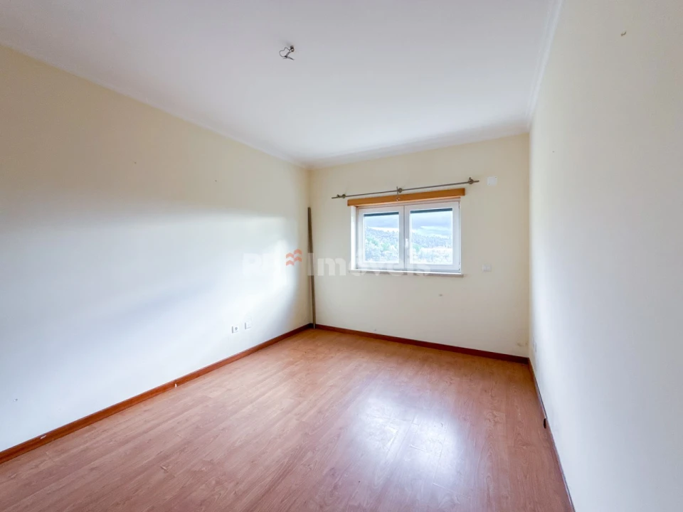 Moradia T2 para Venda em Serra e Junceira Foto 11