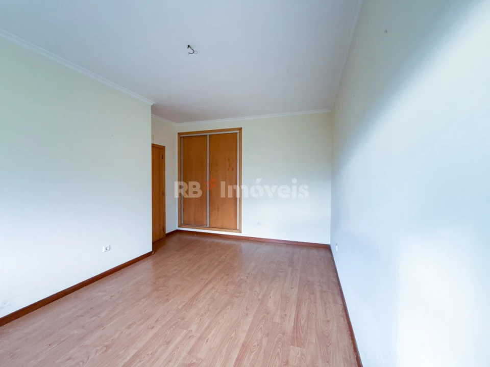 Moradia T2 para Venda em Serra e Junceira Foto 13