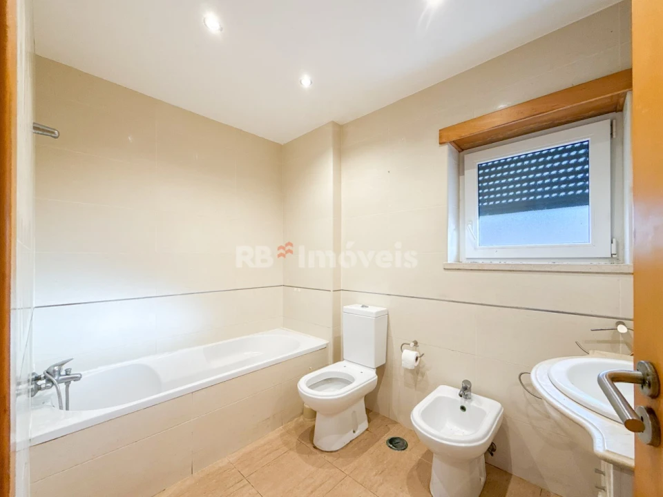 Moradia T2 para Venda em Serra e Junceira Foto 31