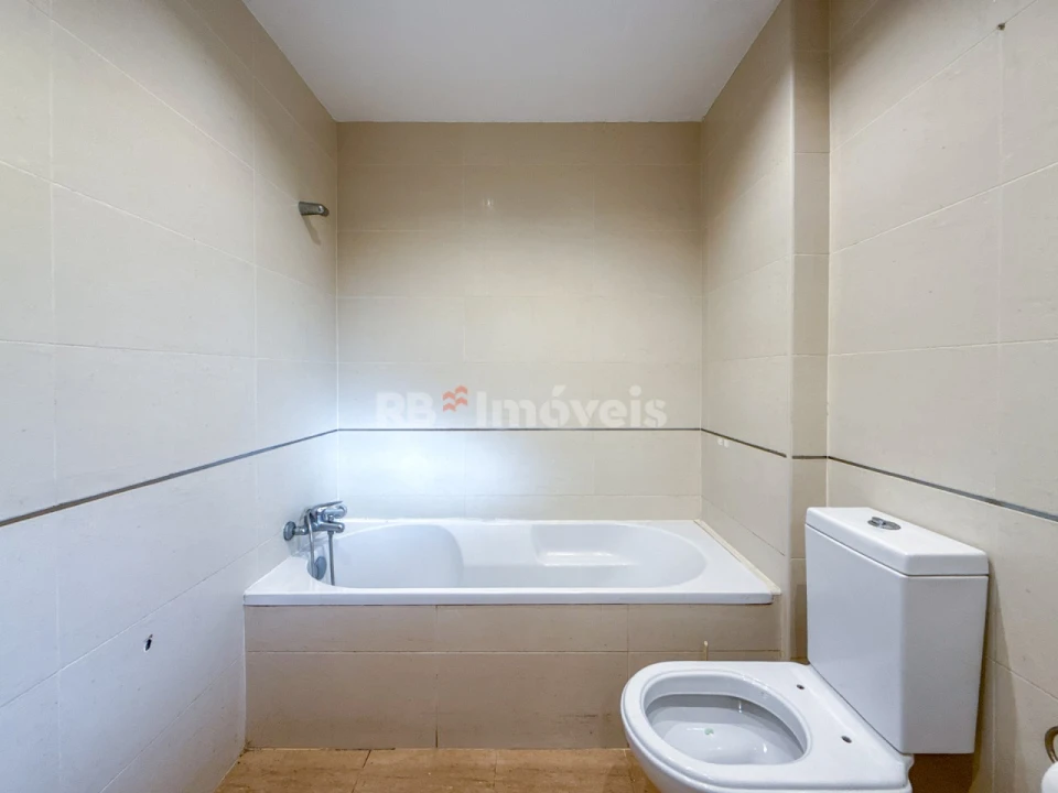 Moradia T2 para Venda em Serra e Junceira Foto 32