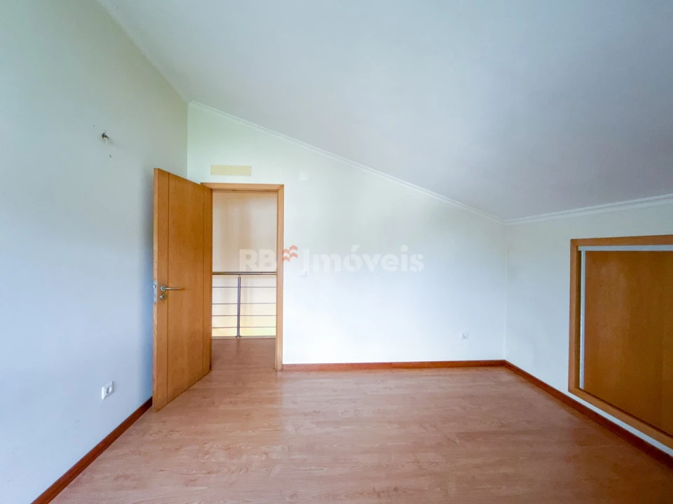 Moradia T2 para Venda em Serra e Junceira Foto 47