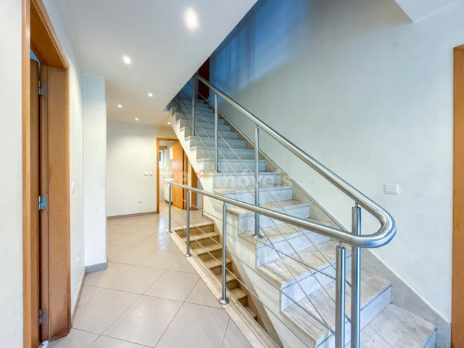 Moradia T2 para Venda em Serra e Junceira Foto 36