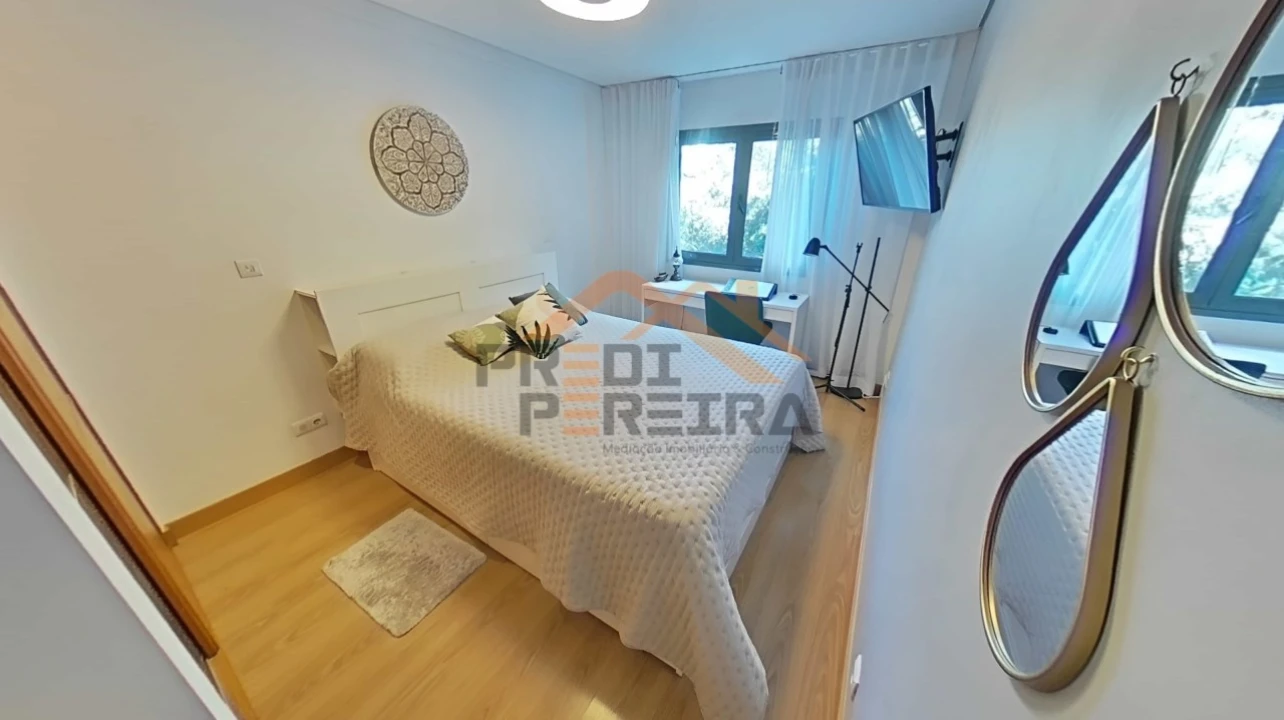 Apartamento T2 para Venda em Ramada e Caneças Foto 16