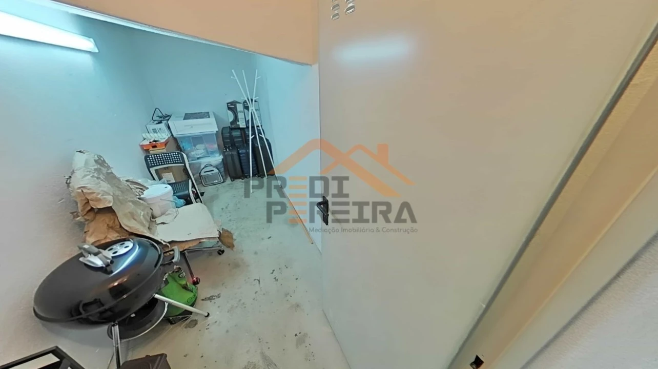 Apartamento T2 para Venda em Ramada e Caneças Foto 25