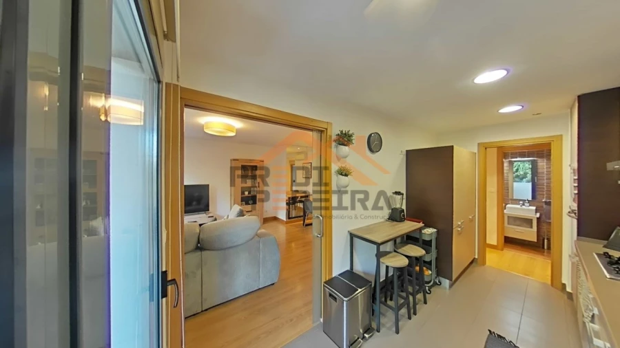 Apartamento T2 para Venda em Ramada e Caneças Foto 7