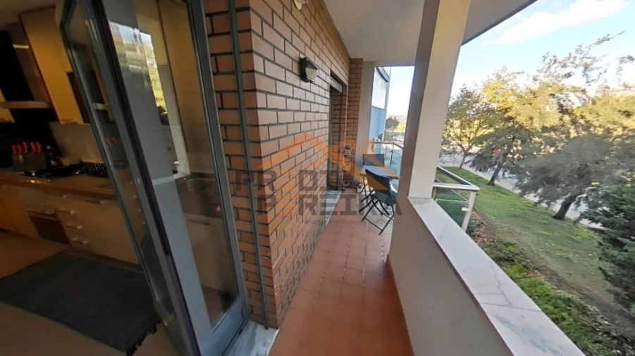 Apartamento T2 para Venda em Ramada e Caneças Foto 8