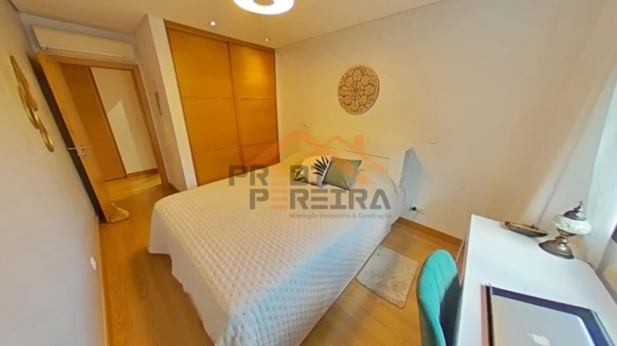 Apartamento T2 para Venda em Ramada e Caneças Foto 17