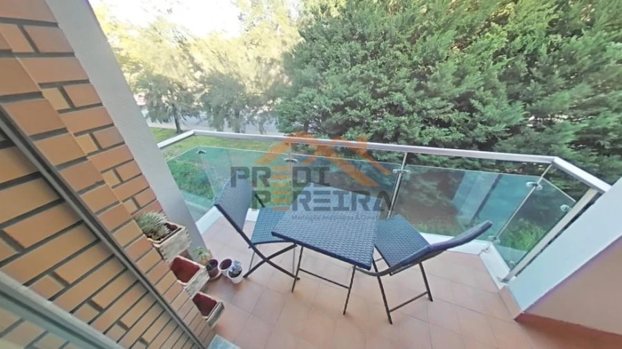 Apartamento T2 para Venda em Ramada e Caneças Foto 24