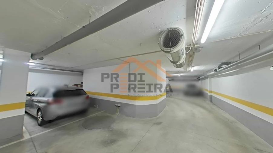 Apartamento T2 para Venda em Ramada e Caneças Foto 27