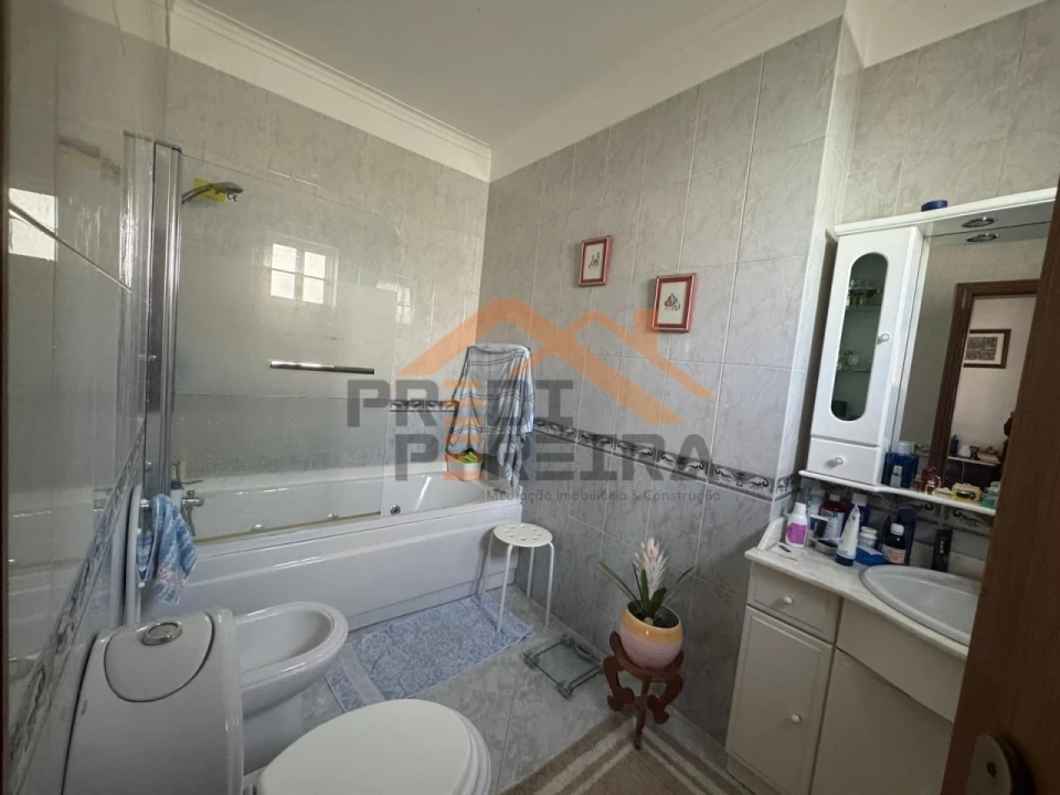 Moradia T4 para Venda em Ramada e Caneças Foto 35