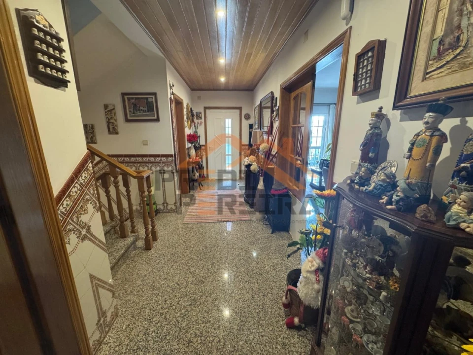 Moradia T4 para Venda em Ramada e Caneças Foto 28