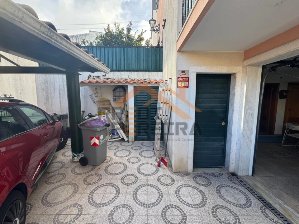 Moradia T4 para Venda em Ramada e Caneças Foto 6