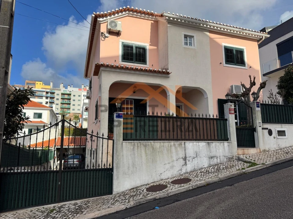 Moradia T4 para Venda em Ramada e Caneças Foto 15