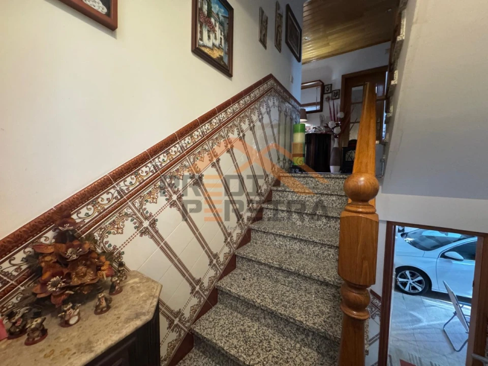 Moradia T4 para Venda em Ramada e Caneças Foto 51