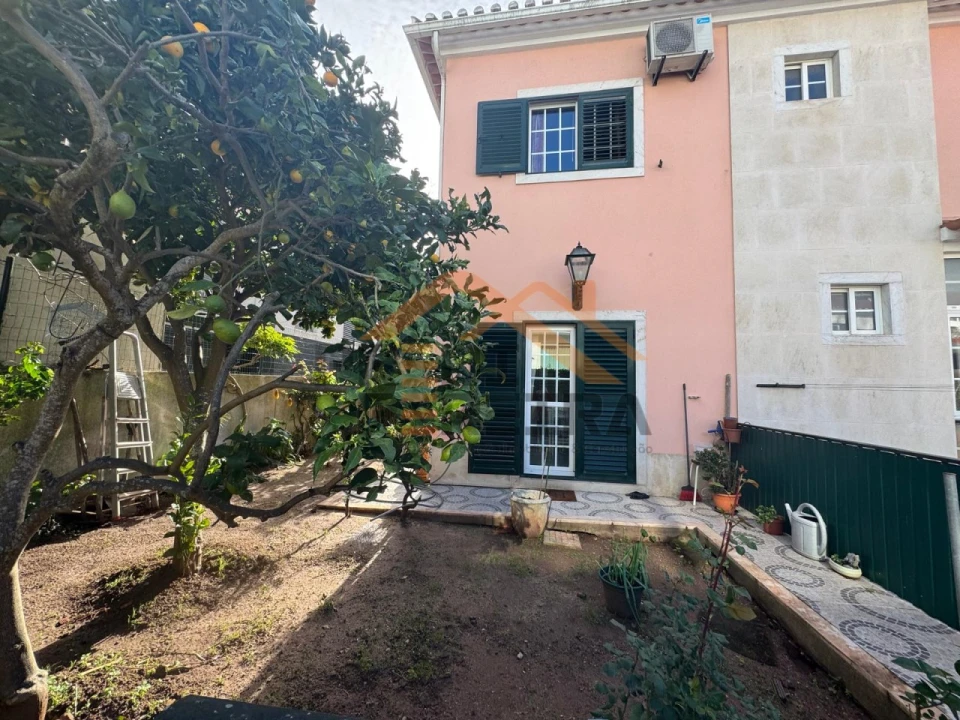 Moradia T4 para Venda em Ramada e Caneças Foto 9