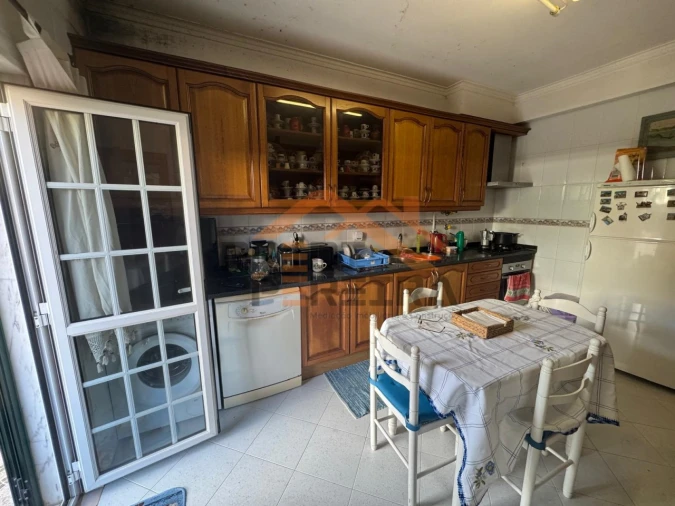 Moradia T4 para Venda em Ramada e Caneças Foto 27