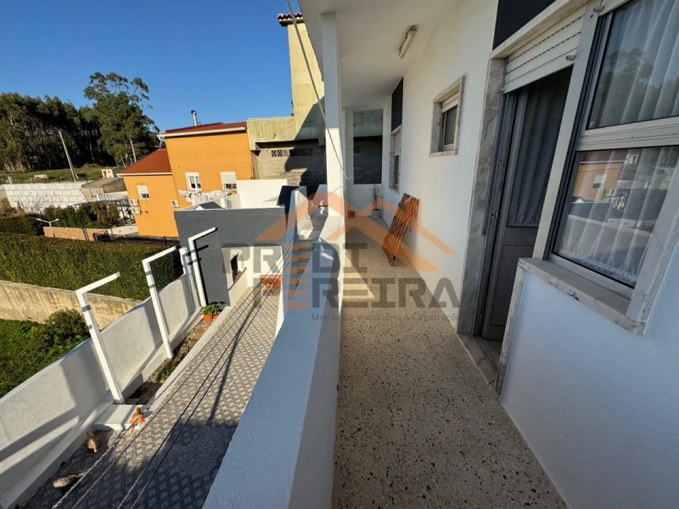 Moradia T4 para Venda em Ramada e Caneças Foto 3