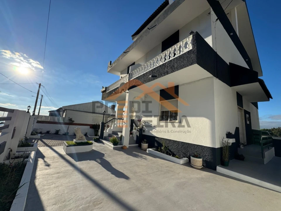 Moradia T4 para Venda em Ramada e Caneças Foto 6