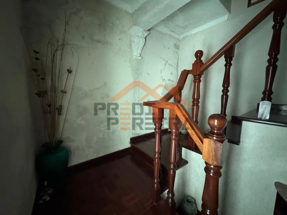 Moradia T4 para Venda em Ramada e Caneças Foto 18