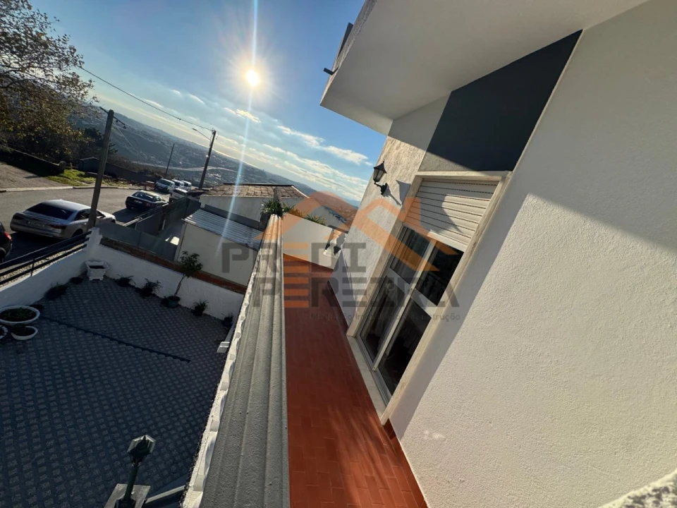 Moradia T4 para Venda em Ramada e Caneças Foto 31