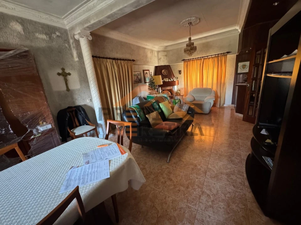 Moradia T4 para Venda em Ramada e Caneças Foto 12